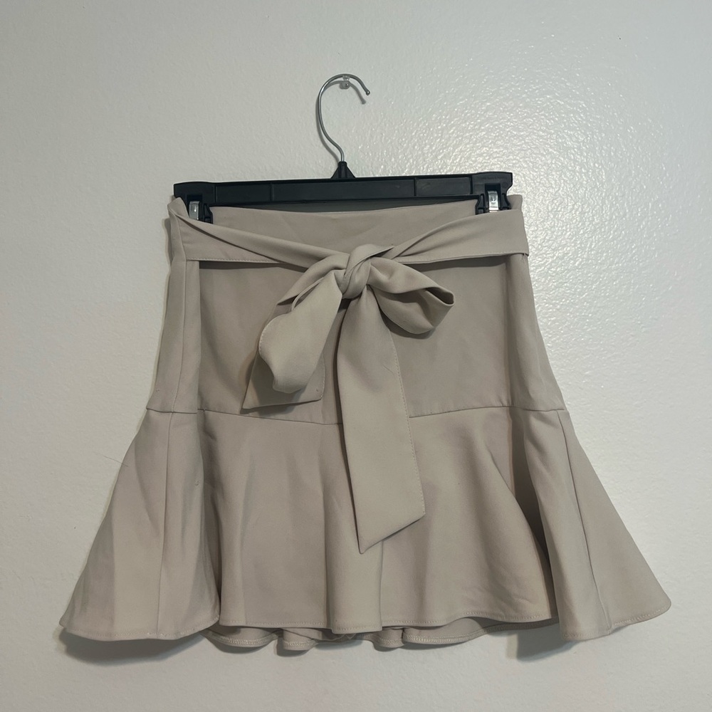 Elegant Cream Zara Skirt with Bow Detail